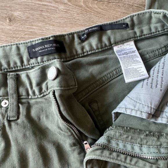Banana republic, midrise, skinny olive green jeans - Picture 5 of 5